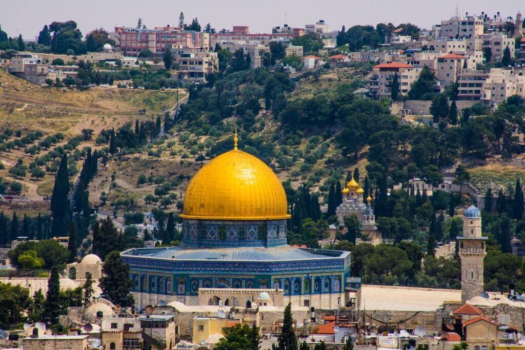Into Jerusalem Heart Dış mekan fotoğraf